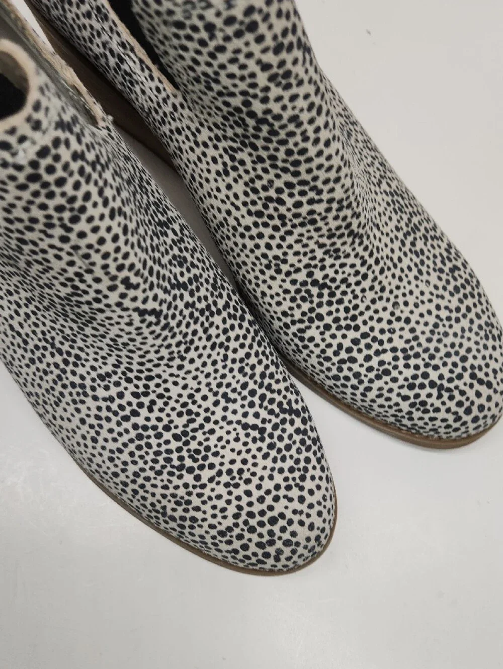 Toms Leopard Print Booties Like New Size 8